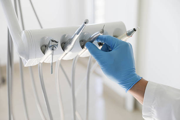 Professional Emergency Dentist technician working in Reisterstown, MD